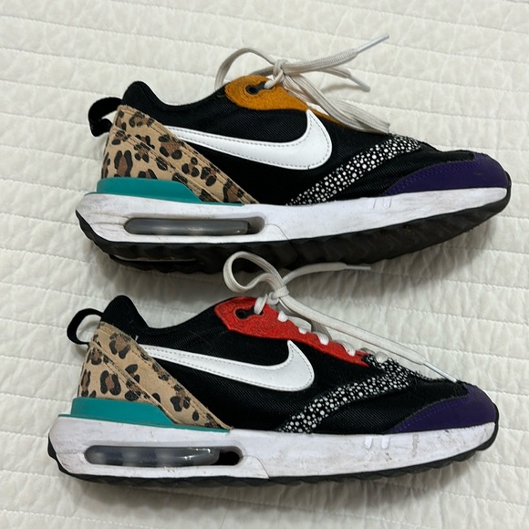 Bought on Revolve. Worn 8-10 times. No damage. - Picture 1 of 3